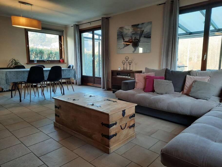 Maison bucolique à Anhée, vue Meuse et falaises Villa Esterno foto